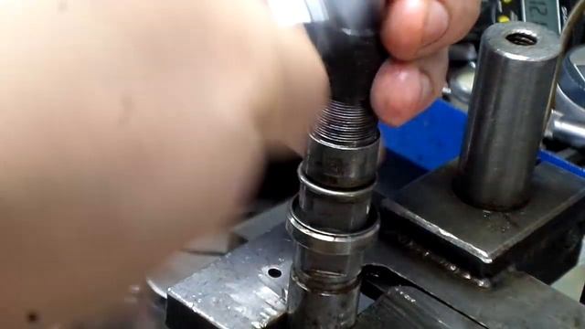 Приспособление для обратной продувки пьезо форсунок от стружки смотреть онлайн