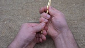 Как заменить стержень в деревянной поворотной ручке?