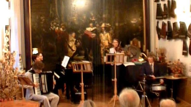 Молдавский танец А.Суслов (аккордеон) и ансамбль S-ART смотреть онлайн