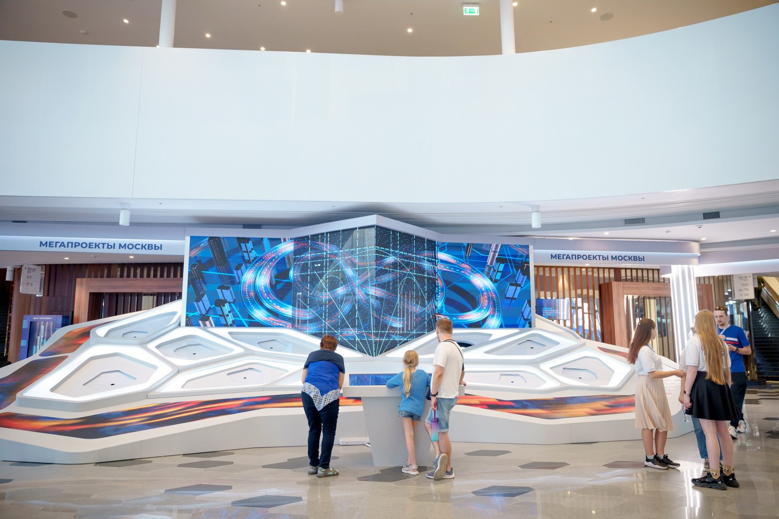 Выставка Московского урбанистического форума «Город для каждого» в «Зарядье» смотреть онлайн