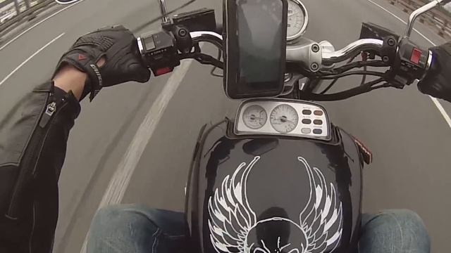 Some little race Yamaha V-Max 1200,Yamaha R6,Suzuki GSX-R 600 K4 смотреть онлайн