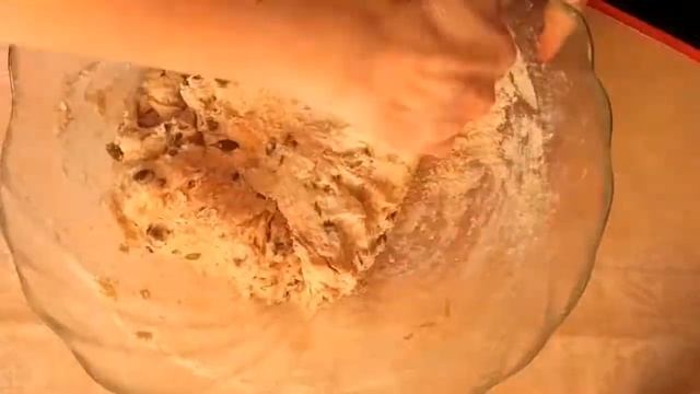 Хлеб с тыквенными семечками из цельнозерновой муки. смотреть онлайн