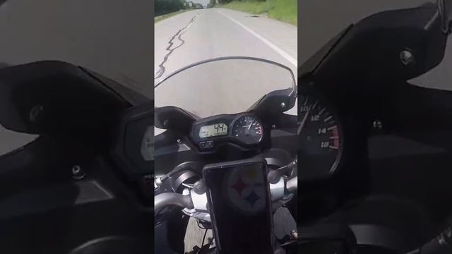 little pull on a 2008 Yamaha fz6 смотреть онлайн