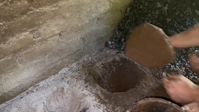 Primitive Technology: Making Iron From Creek Sand смотреть онлайн