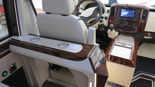 Переоборудование микроавтобусов: VIP-микроавтобус, офис на колесах, автобус премиум-класса от WDB.BY