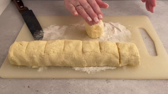 Сырники с хрустящей корочкой, которые любит весь инстаграм. Секрет создания идеально ровной формы смотреть онлайн