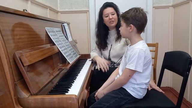 Робота над п'єсою Олени Косілової " Квіти"/Работа над пьесой Елены Косиловой "Цветы" смотреть онлайн