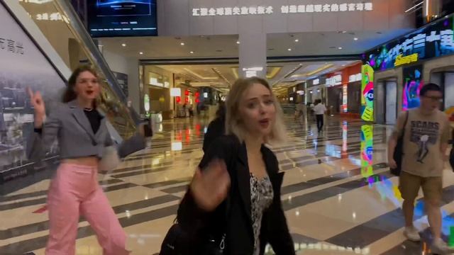 VLOG: самый БОЛЬШОЙ тц в МИРЕ, фонтаны-башни | НЕмодельные выходные смотреть онлайн