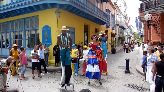 street dancers & musicians Havana, Cuba.MTS смотреть онлайн