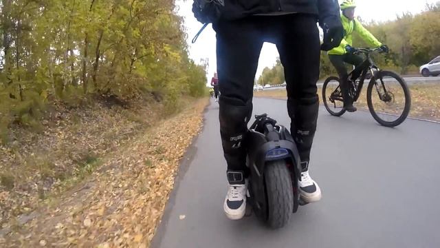 Ninebot Z10 and Сyclists смотреть онлайн
