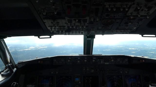 Boeing 737-800 cockpit view landing at Oslo Gardermoen (OSL) смотреть онлайн