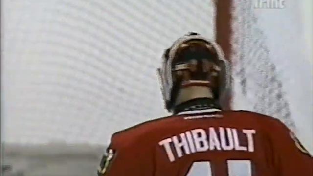 Max Afinogenov goes around Eric Daze and scores a beauty vs Blackhawks (5 oct 2000) смотреть онлайн