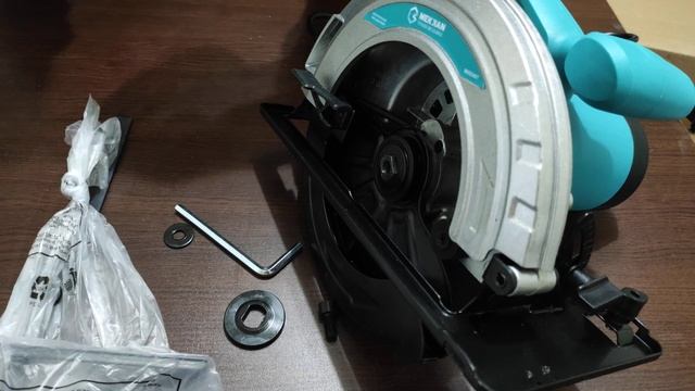 Распаковка — Торцовочная пила Mekkan MK61001