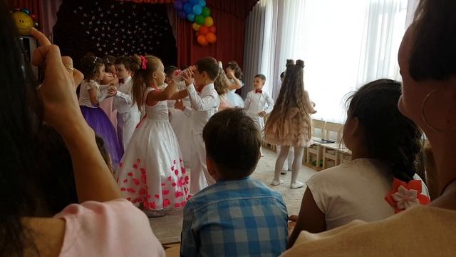 Выпускной вальс Евангелины смотреть онлайн