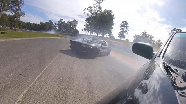 COUPE VS SEDAN TANDEM DRIFT | Rubbing Panels In My R32 Skyline смотреть онлайн