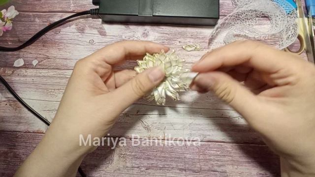 Эти бантики похожи на снежинки