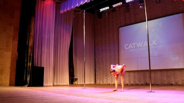 Усикова Вера. Catwalk Новосибирск 8.3.2018. Pole Art профи смотреть онлайн