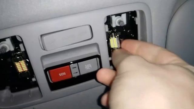 Как поменять лампочки (на диодные) освещения салона автомобиля hyundai solaris 2 / хендай солярис 2 смотреть онлайн