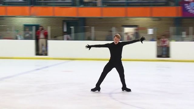 Фигуристы "Хрустального" поздравляют "Самбо-70" смотреть онлайн