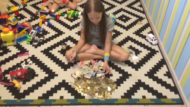 Как разбить копилку.я разбила свою! Много денег! Як Розбити Скарбничку смотреть онлайн