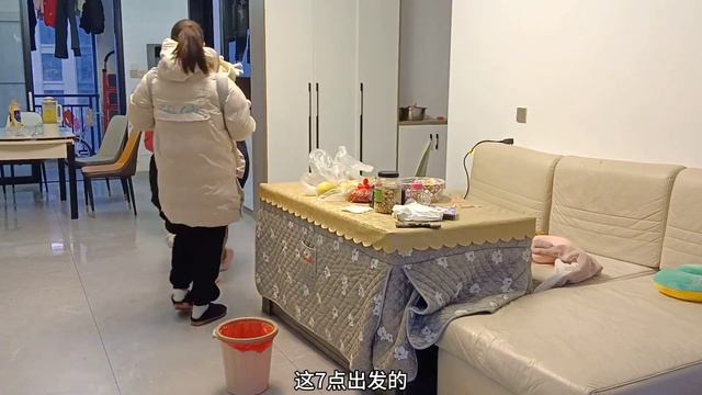 女儿们都开学了，家里就剩我和三宝，一下很冷清
