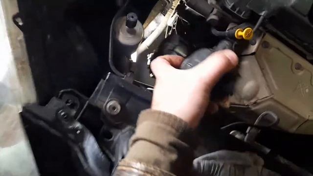 Фрикционный ролик помпы Peugeot 308. О дефектовке и замене. смотреть онлайн