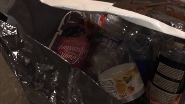 Няма празни пластмасови бутилки смотреть онлайн