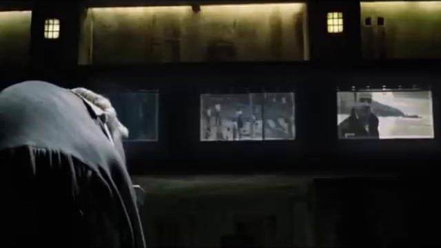 «Автостопом по галактике» (The Hitchhiker's Guide to the Galaxy) смотреть онлайн
