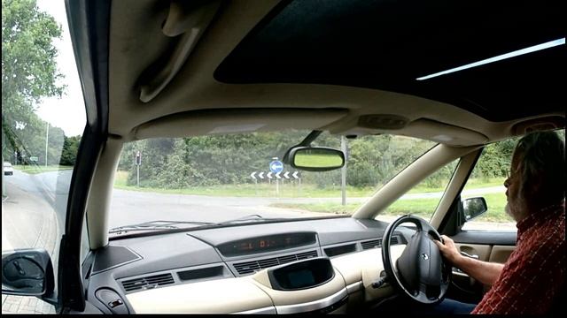 driving a Renault Avantime смотреть онлайн