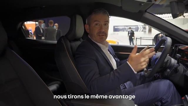 Nouvelle Renault Megane E Tech 100% électrique Interview Gilles Vidal Renault смотреть онлайн