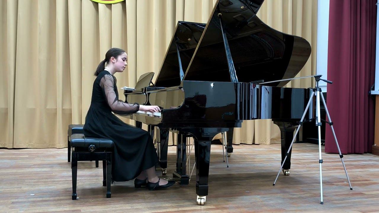 17. В. Моцарт - "Соната до мажор". Исп. Соловьёва Екатерина (6 класс) смотреть онлайн