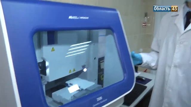 Увидеть кровь и выделить ДНК. Криминалисты показали, чем занимаются в лаборатории смотреть онлайн