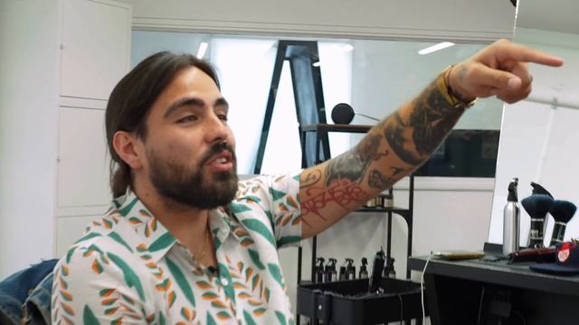 Client Throws Dart For Surprise Haircut смотреть онлайн