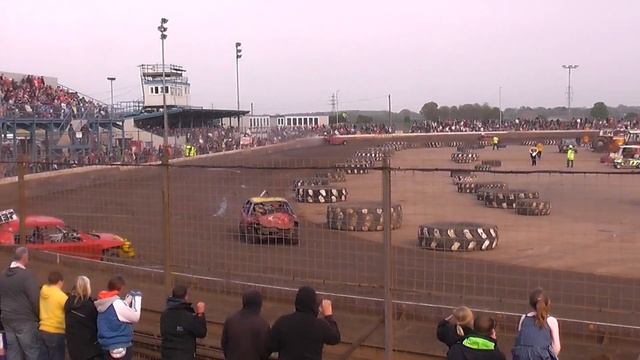 19/20 Norfolk Arena/Kings Lynn 21/4/14 'WACKY RACES' 2L Bangers Destruction Derby смотреть онлайн