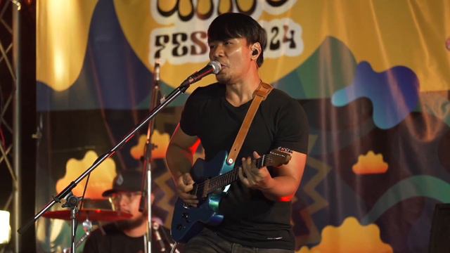 MaiHenHoong - Chibadang Pad Pad Live at Art Lane 21 Khon Kaen смотреть онлайн