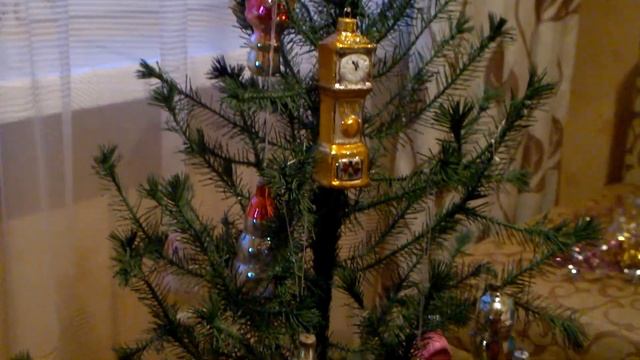 Убираем елку, любимые елочные игрушки смотреть онлайн