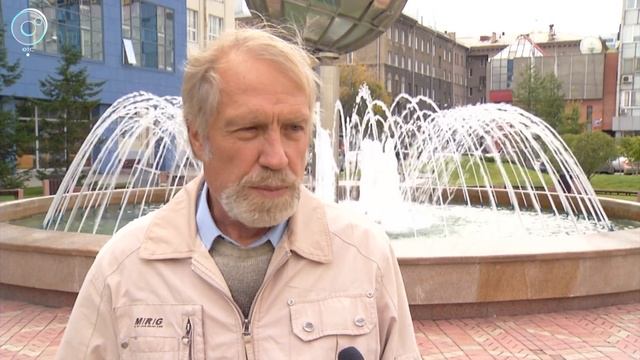 В Новосибирске гибнут чёрные синицы. Птицы разбиваются о зеркальные панели зданий смотреть онлайн