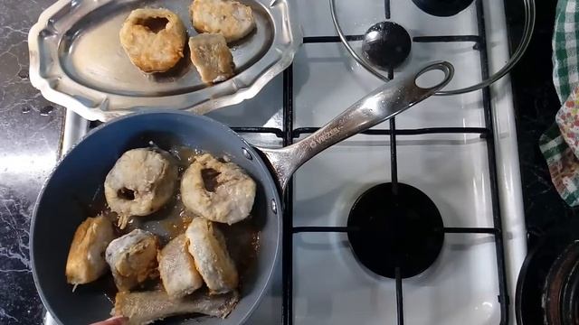Нежный Минтай в сметане с луком!!! смотреть онлайн