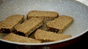 Вкусные бутерброды с селедкой.