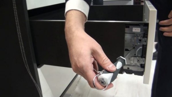 Новейшая система выдвижных ящиков AvanTech YOU от немецкого производителя фурнитуры Hettich