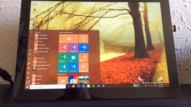 Hands-on look at The Lenovo Ideapad Miix 700 Windows 10 Pro 2-in-1 Laptop/tablet Computer смотреть онлайн