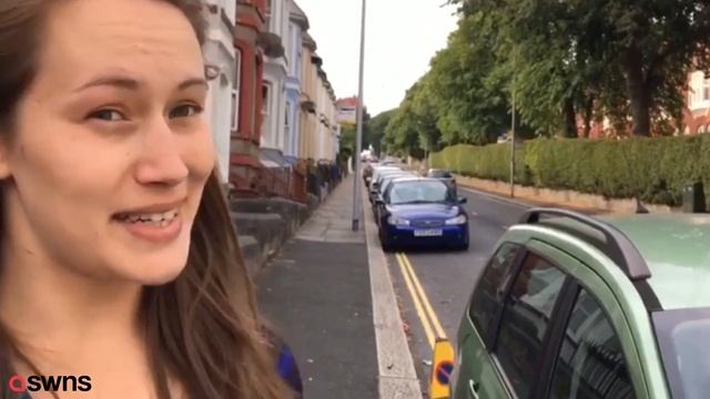 Prankster 'paints' double yellow lines OVER a car after motorist refused to move it смотреть онлайн