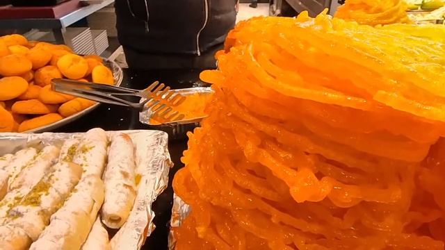 BEVERWIJK, DE BAZAAR TOUR 2022 | LARGEST COVERED MARKET IN EUROPE | ZWARTE MARKT NEDERLAND смотреть онлайн