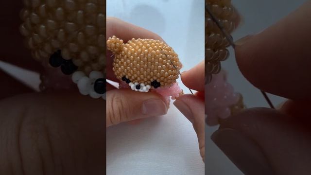 Амигуруми «Медведица в повязке» из бисера. Мастер-класс 5 часть (мордочка, хвостик, ушки, повязочка