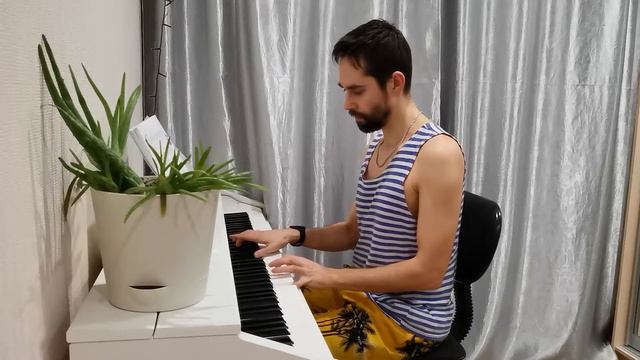 Пытаюсь играть на пианино. смотреть онлайн