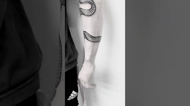 Snake Tattoo By Michelle, Eastbourne UK. #snaketattoo #snake #tattoo #tattooartist #tattoos смотреть онлайн