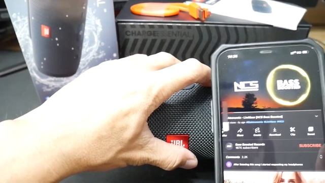 รีวิว ลำโพงบลูทูธ JBL Charge Essential Portable waterproof speaker смотреть онлайн