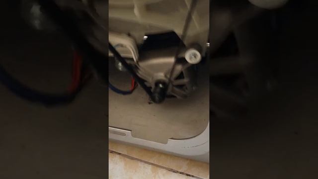 HOW SAMSUNG WASHING MACHINE OPERATES ON A SPIN CIRCLE смотреть онлайн