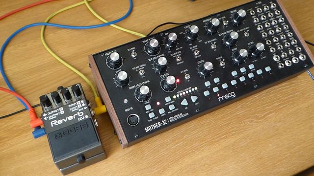 Moog Mother 32 & Boss RV6 Reverb смотреть онлайн