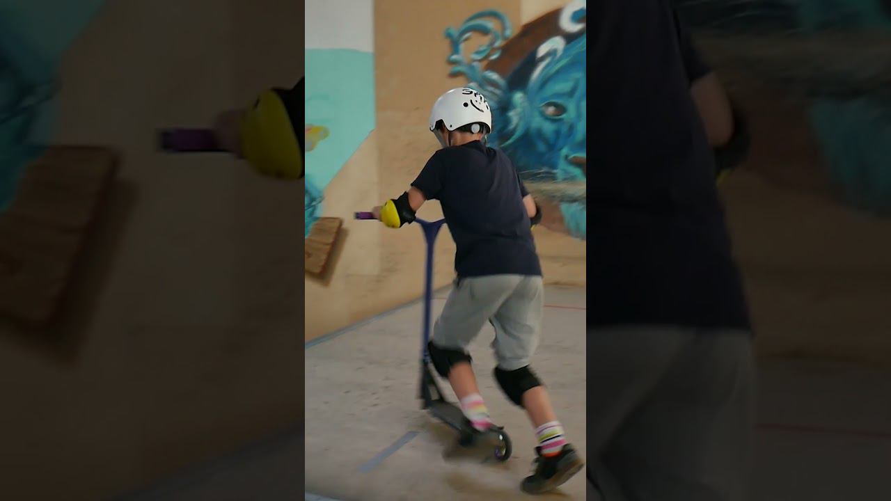 Трюки на самокате Now Food в скейт парке BunnyHop смотреть онлайн